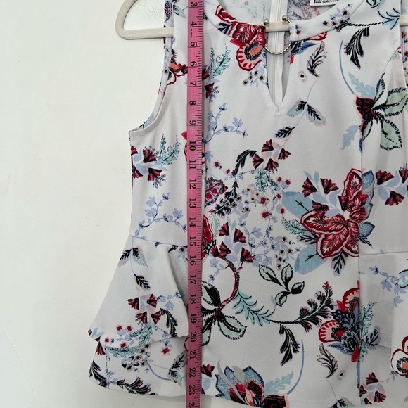 Floral sleeveless peplum top. Medium. 7th Avenue Design Studio - Picture 10 of 10